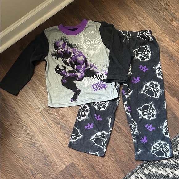 Marvel Other - Marvel Avengers purple/black "warrior king" flame resistant pajama set size 6